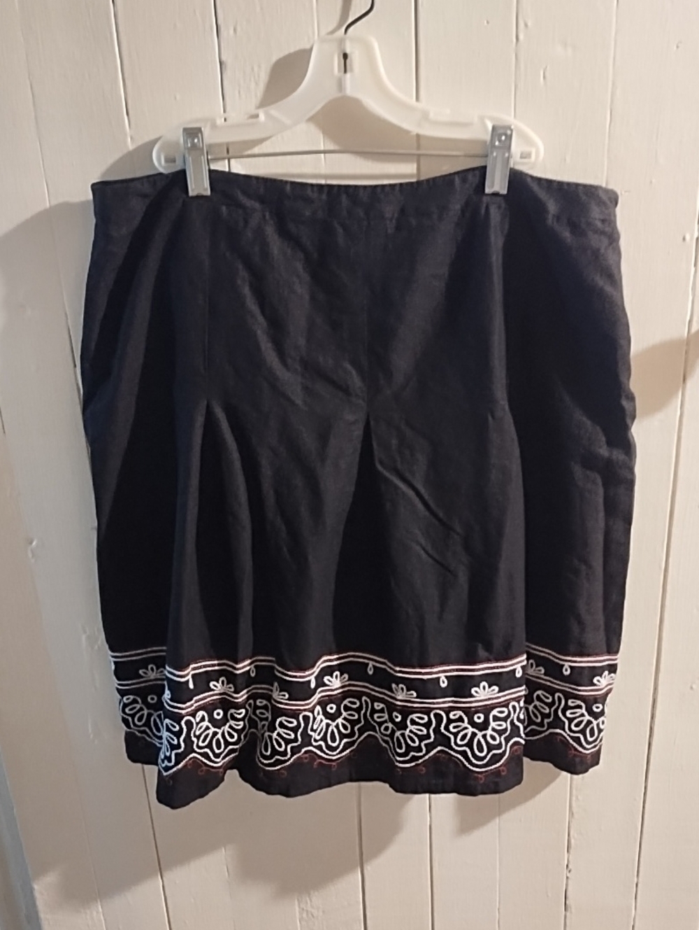 LOFT Black A-Line Skirt with White Embroidered Hem 12P EUC.